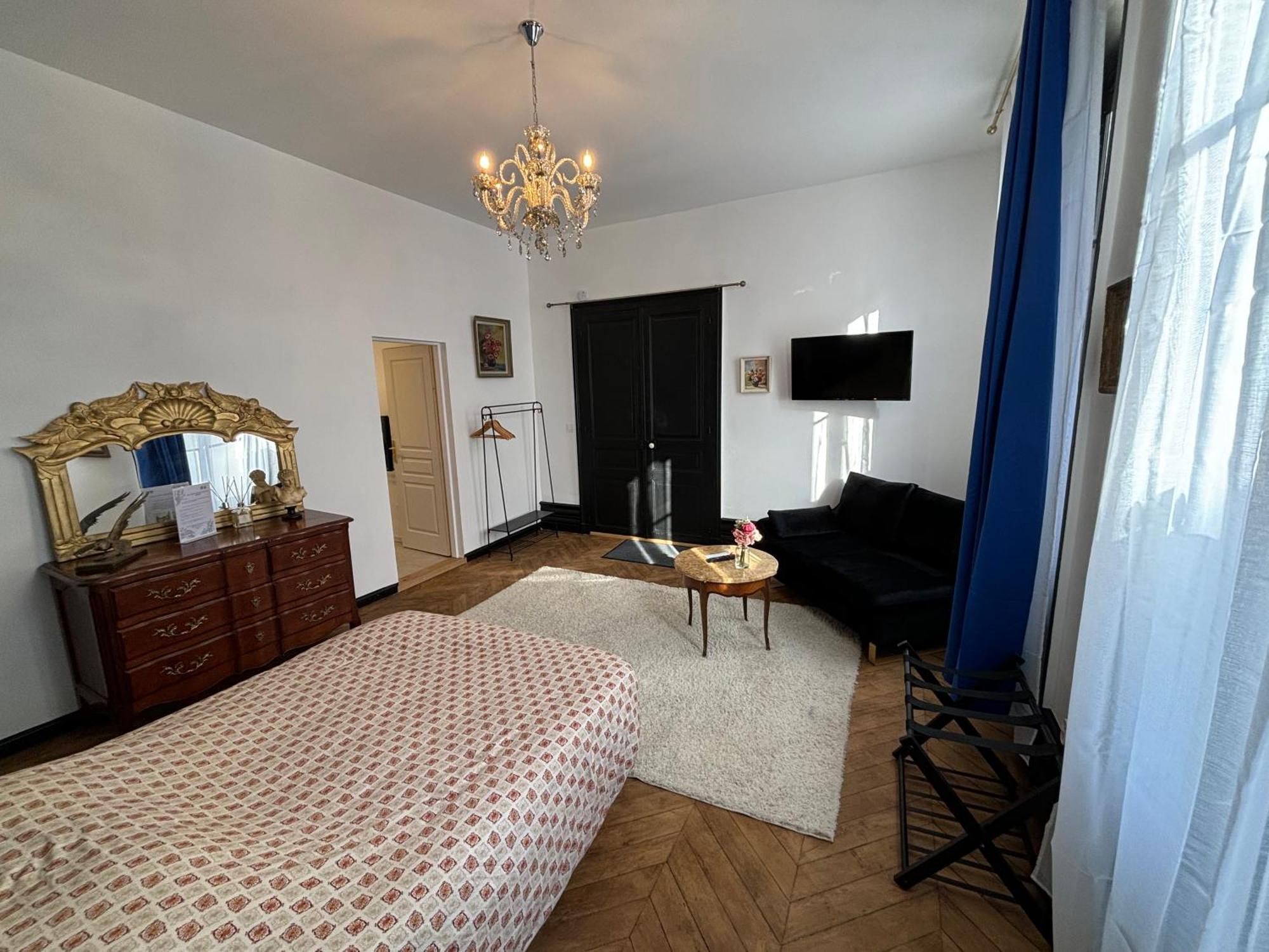 Maison A La Guitarde - Hotel Particulier Hippolyte Châteauroux Exterior photo